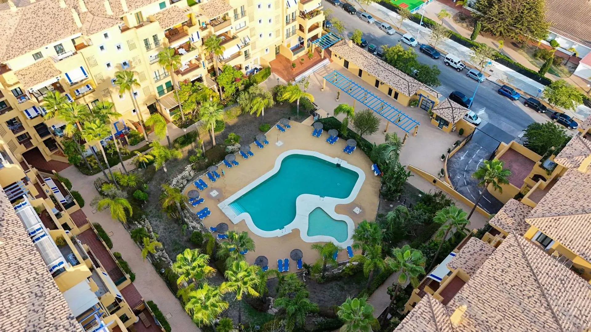 Modern 3-Bedroom Haven In Los Almendros San Pedro Marbella