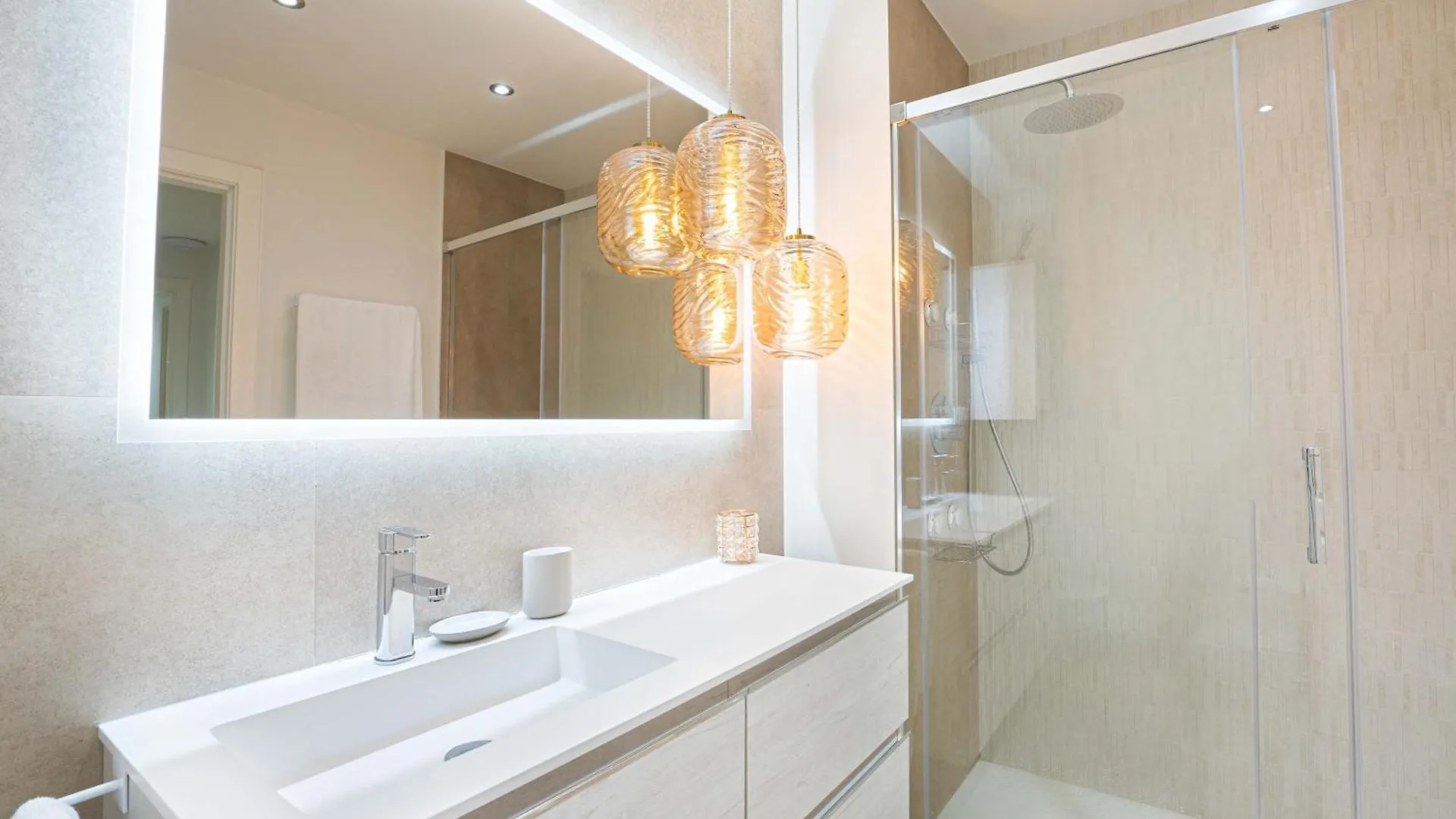 Modern 3-Bedroom Haven In Los Almendros San Pedro Marbella Apartamento