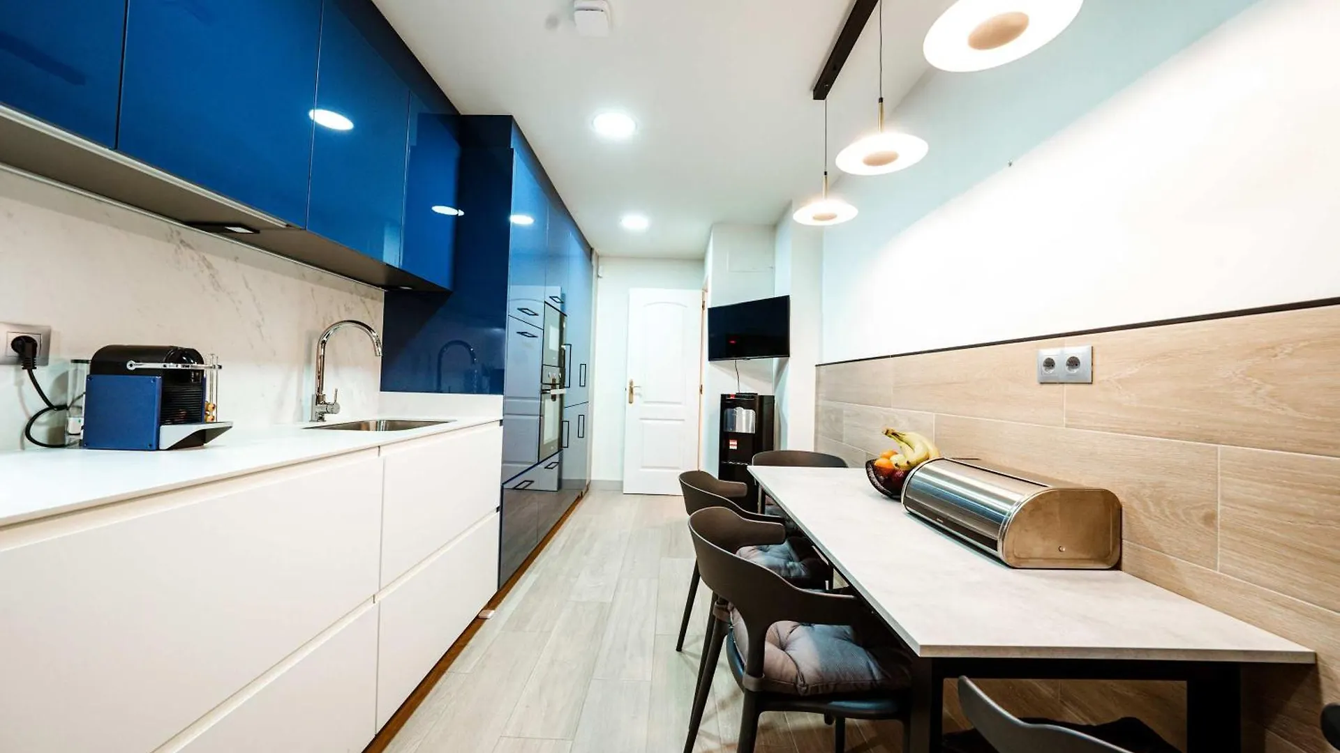Modern 3-Bedroom Haven In Los Almendros San Pedro Marbellac Appartement