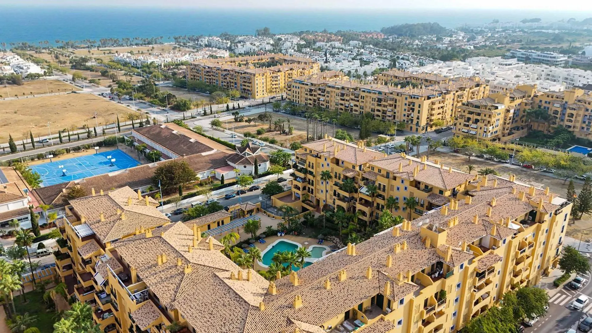 Modern 3-Bedroom Haven In Los Almendros San Pedro Marbella